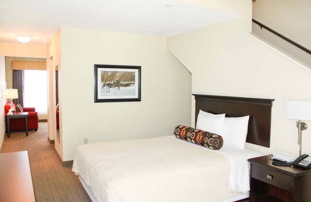 Iroquois Suite at Kelley's Island Venture Resort