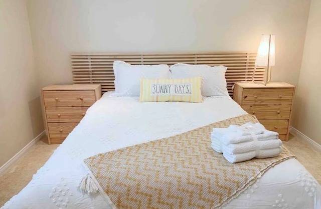 #IRVINE#Bright 3 bedrooms with full of sunshine
