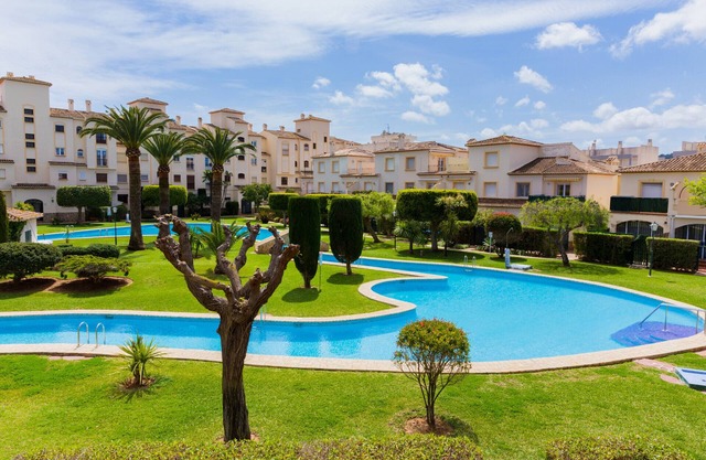 Isla Saint Tropez Apartment Javea Arenal, avec Piscine, Wifi, AC et récemment Rénové