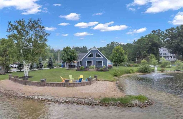 Island Cove est une île privée avec un pont terrestre sur tous les sports Sage Lake Hale MI