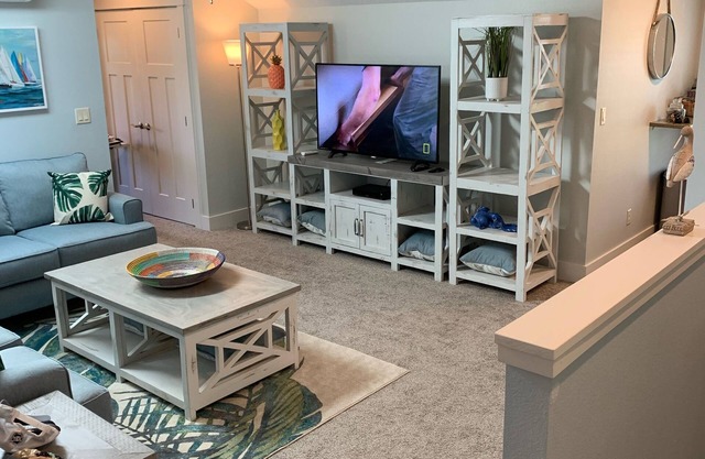 Island Oak Apartment