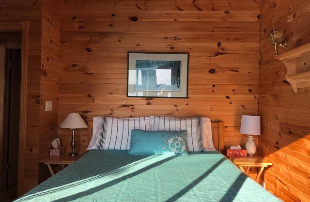 Island Retreat at waters edge Boat&Motor Included