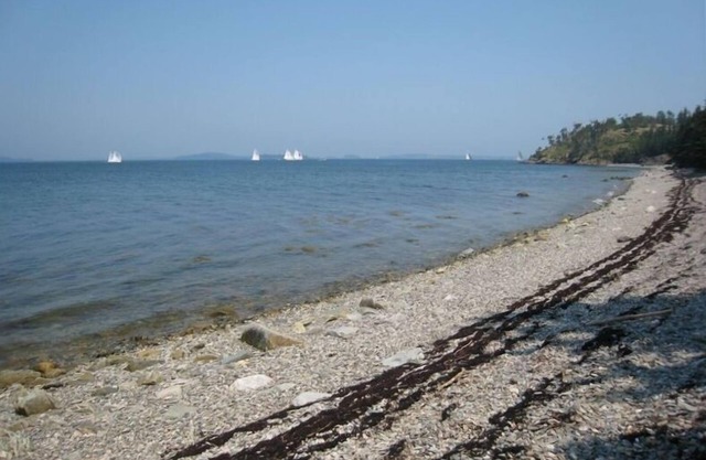 Island Summer House sur 40 acres - Vues spectaculaires et accès à la plage