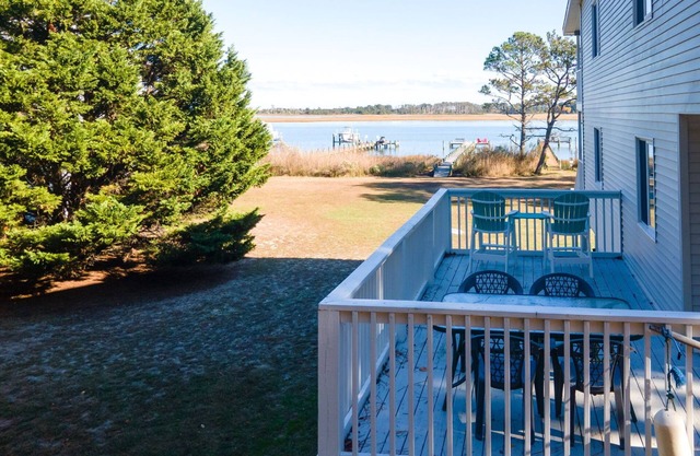 Island Sunrise - Pet friendly; waterfront duplex!