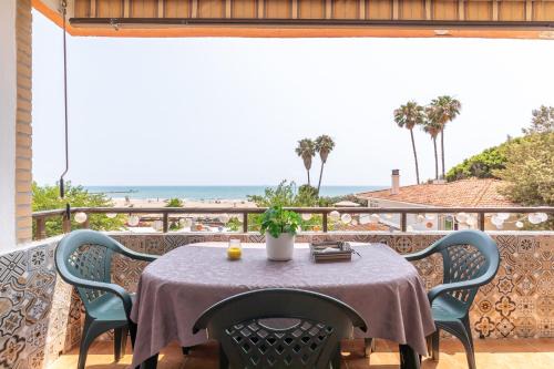 Isola Beachside Apartment