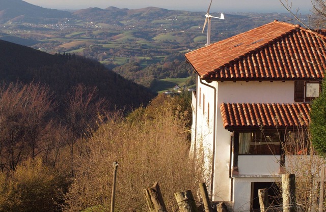 Ferme réformée trés isolés à Vallée de Baztan