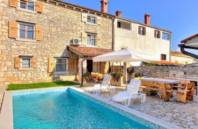 Maison en pierre d'Istrie avec piscine pour 8