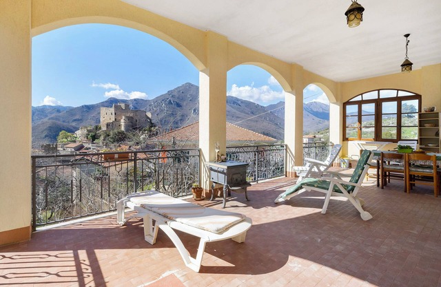 Appartement "Panorama Medievale" avec vue sur les montagnes, terrasse privée et Wi-Fi