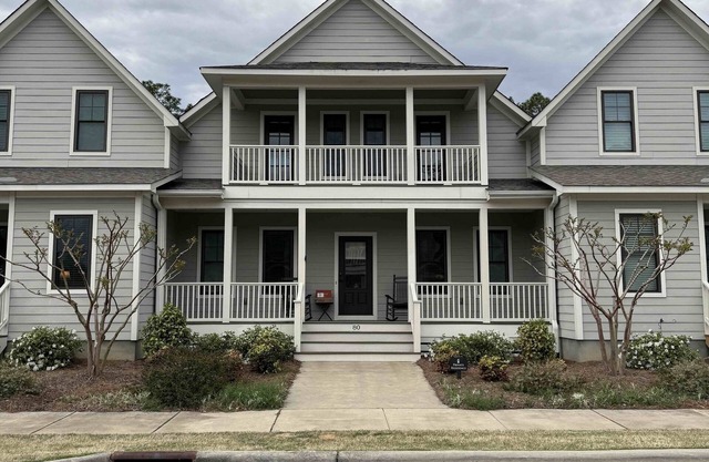 It is located between downtown Southern Pines and Pinehurst Golf Resort.