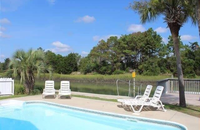 It'll Do Two - Private Pool Close to Beach