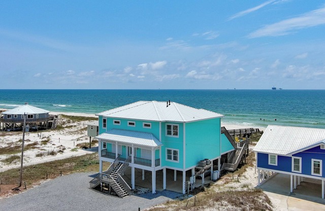 It's Baaacckk! The original Banana Cabana is now known as Lazy Parrott and it is still a beautiful, Gulf front home with a PRIVATE pool! It will accommodate up to 10 people.