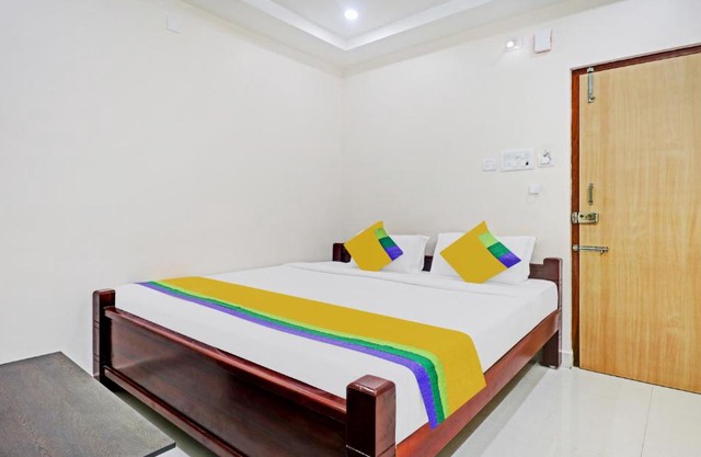 Itsy By Treebo - Vardhan Stay Inn