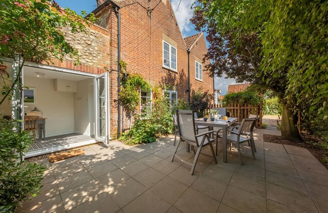 Ivy Cottage (D), Docking, Norfolk