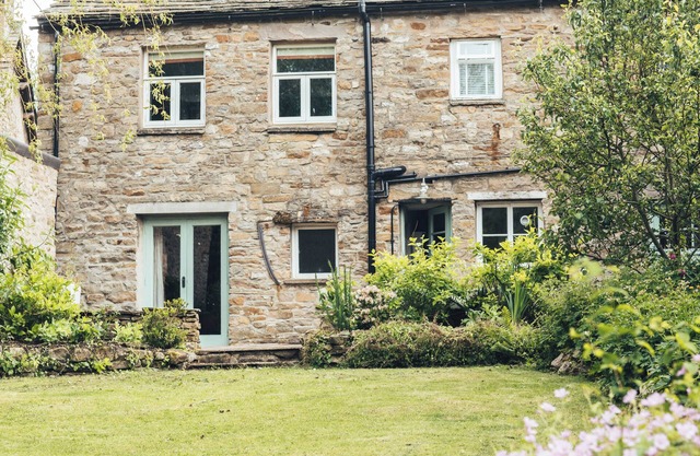 Superbe Cottage & grand jardin avec rivière Façade