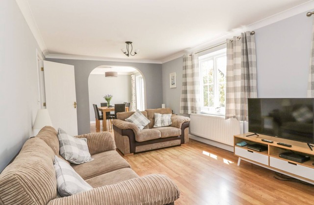 IVY COTTAGE, animaux acceptés, avec un jardin dans Rowhedge, Ref 977193