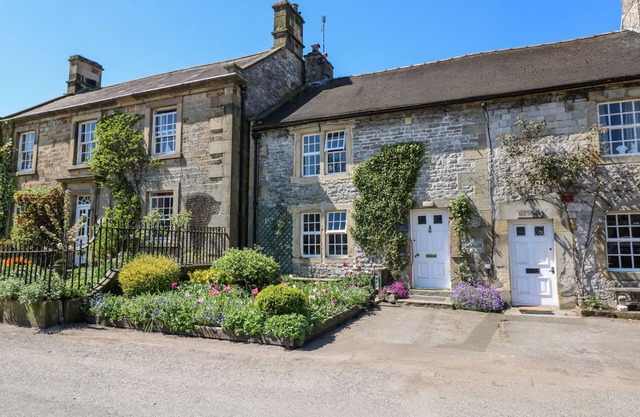 IVY COTTAGE, pet friendly, avec feu ouvert à Hartington, Ref 954499
