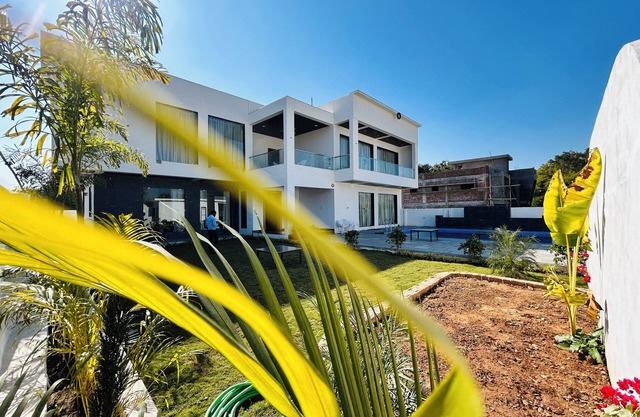 4BHK Retreat in Udaipur with Pool, Bonfire Spot & Scenic Hills