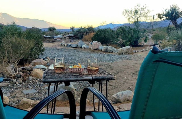 J&B Desert Hideaway: Gateway of the Desert! - Views, Hot Tub, Outdoor Shower!