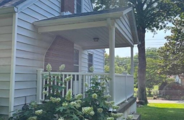 J Bird Cottage -Downtown E-town