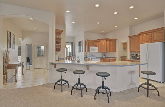 *J*Spacious Family Getaway *Newly listed *Private Home*Close to Everything*