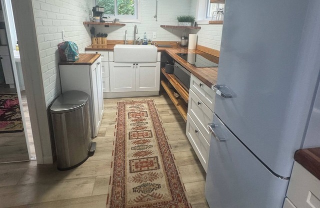 J Suite - Cozy Studio Apartment