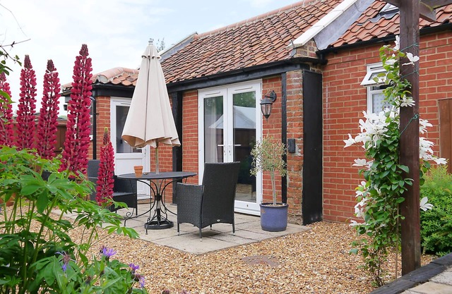 Jack's Corner, ROYDON