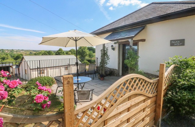 Jack's Nest, SOUTH MOLTON