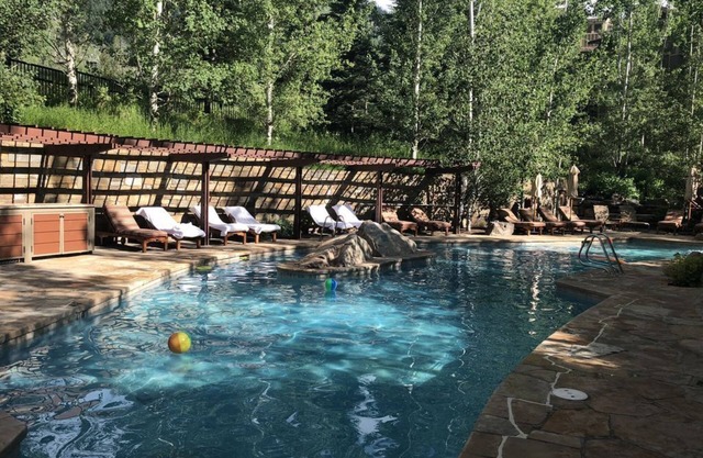 Four Seasons Jackson Hole Two Bedroom July 1 - 8, 2022 $9,998