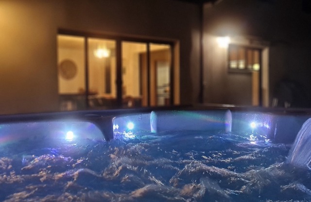 6-8 pers à 15mn Bx tramC, jacuzzi 130m², la campagne en centre ville 5*****
