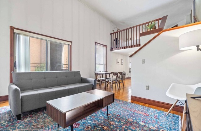 Jacuzzi 1BR loft w/ den/office-open concept