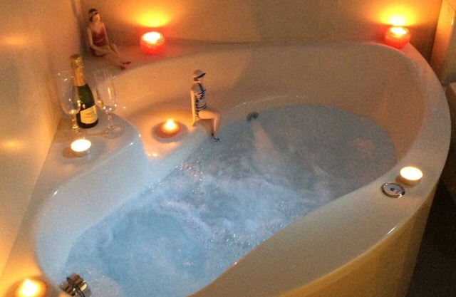 Appartement jacuzzi en centre ville - avec champagne