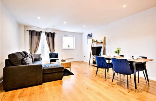 Jambo Stays Comfy for contractors, relocators and families. Convinient in Town