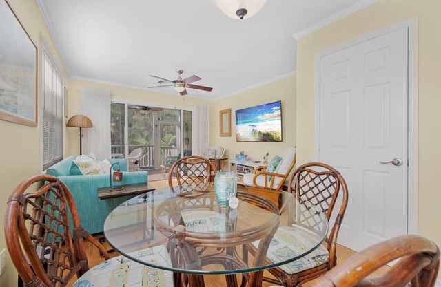 Key West Happy Hideaway! 2 BDR/1.5 BA, GOLF POOL, GYM