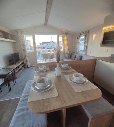 Jan' Sea View Getaway
