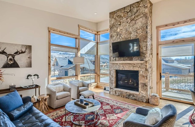 Janes Mountain Escape - Luxury Mountain Home!