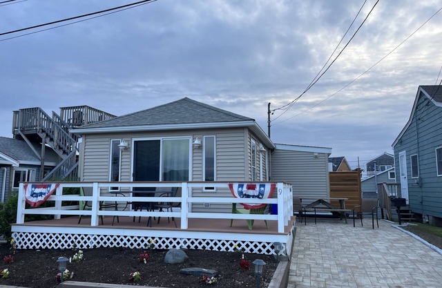 Récemment rénové 2 lit / 1 maison de bain avec plage privée!