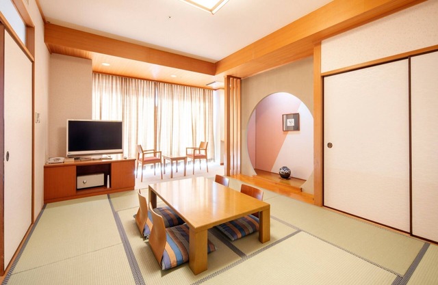 Japanesestyle room 10 tatami mats with bath and toilet 2 meals included Very popular Miyazaki / Nichinan Miyazaki