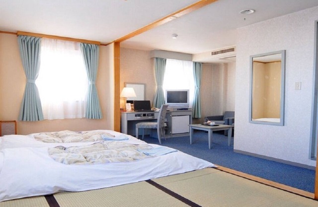 Chambre de style japonais-occidental pour 3 personnes (peut être fermée) / Shizuoka-shi Shizuoka
