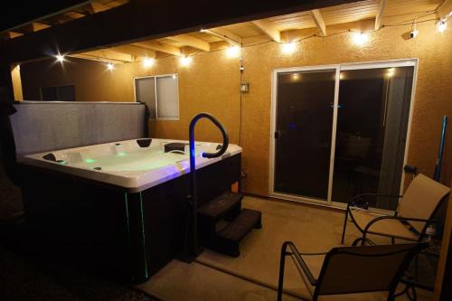 Javelina Haven with Garage near I-10 and Downtown