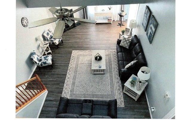 Jay's Home Away From Home-Townhouse with Pool access-Minutes to Local Beaches.