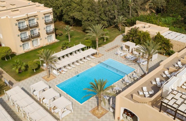 JAZ Neo Almazino, Almaza Bay