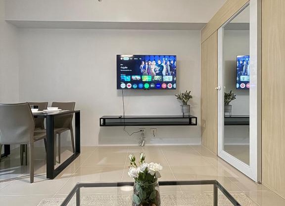Jazz mall Tower 4 Rm 323 Spacious 1 bedroom with Balcony netflix 100mbps