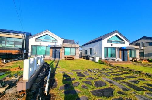 Jeju Badamajoong Pension
