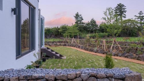 Jeju moridarakbang pension