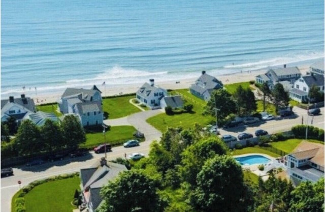 Jenness Beach Beautiful Ocean Getaway - Book for Summer 2025!