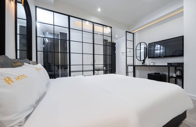 Jeongeup H Hotel