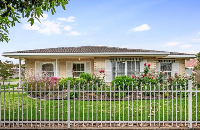 Jetty Road Retreat ~ Brighton - Charming 2-Bedroom Unit in Brighton