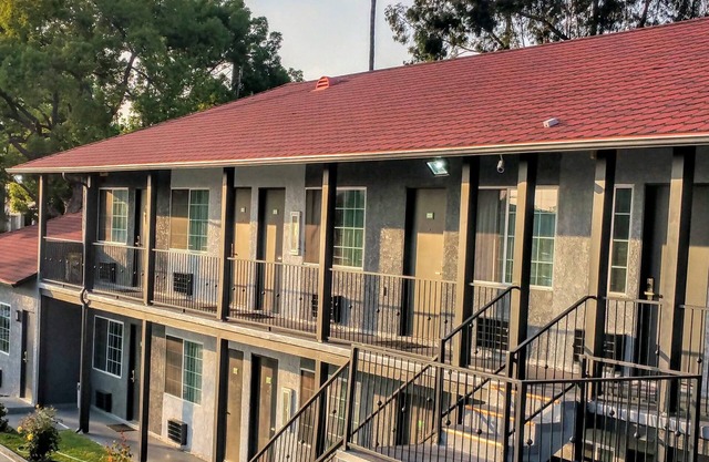 Jewel City Inn