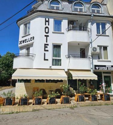 Jeweller Hotel