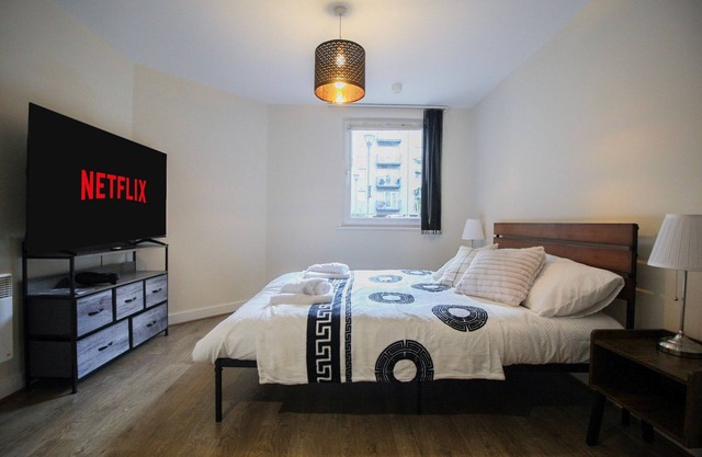 Jewellery Quarter|Wi-Fi |Secure Access|Parking|Sleeps 6